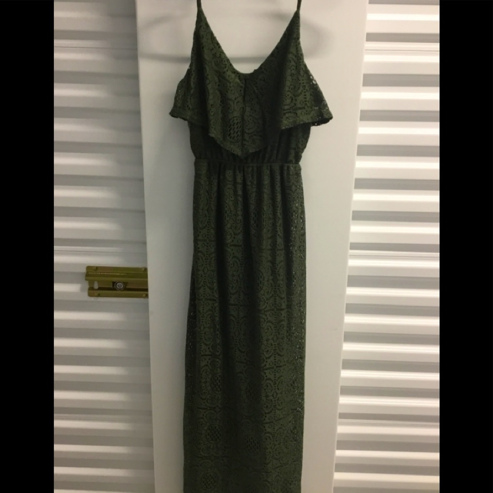 10 comment woman’s size medium green lace ankle length dress
